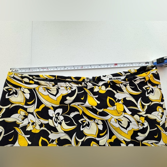 Nygard Collection Yellow Floral Silk High Low
Hem Skirt Size 14 - Picture 3 of 7